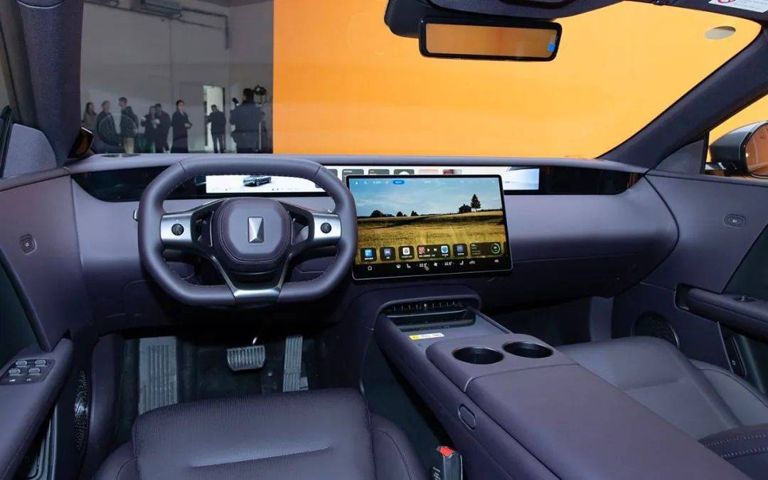 一周新車前瞻 極氪007GT或下探20萬元內，螢火蟲降價預期與智能電動門趨勢解析